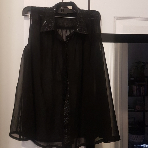 ISSI Tops - 3/$20 Black sleeveless top